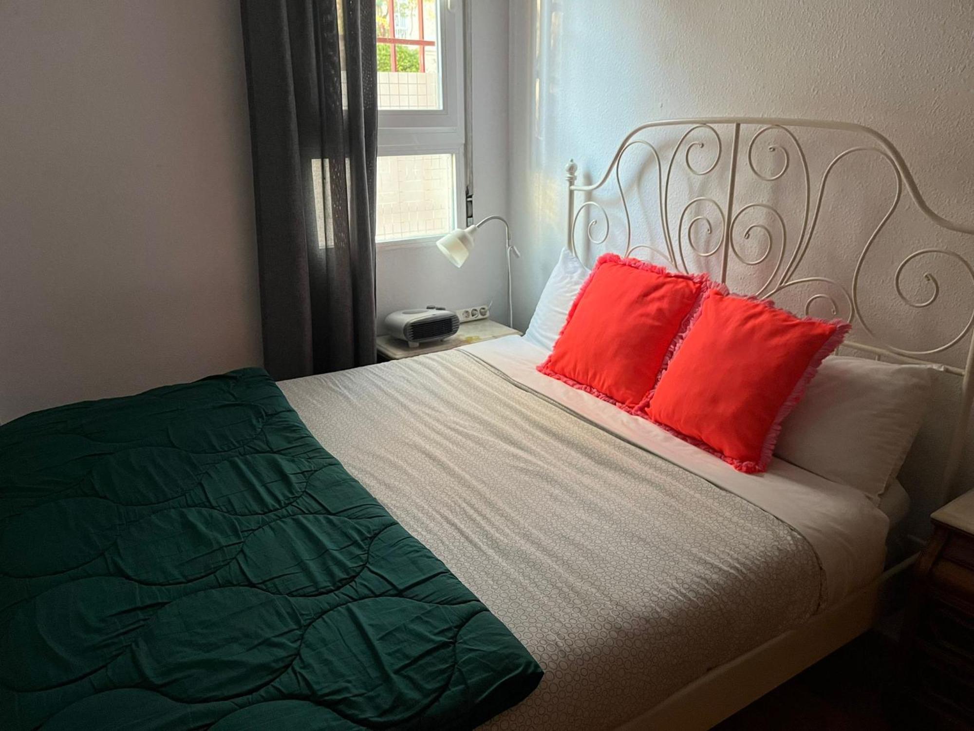 Acogedoras Habitaciones En Madrid Esterno foto