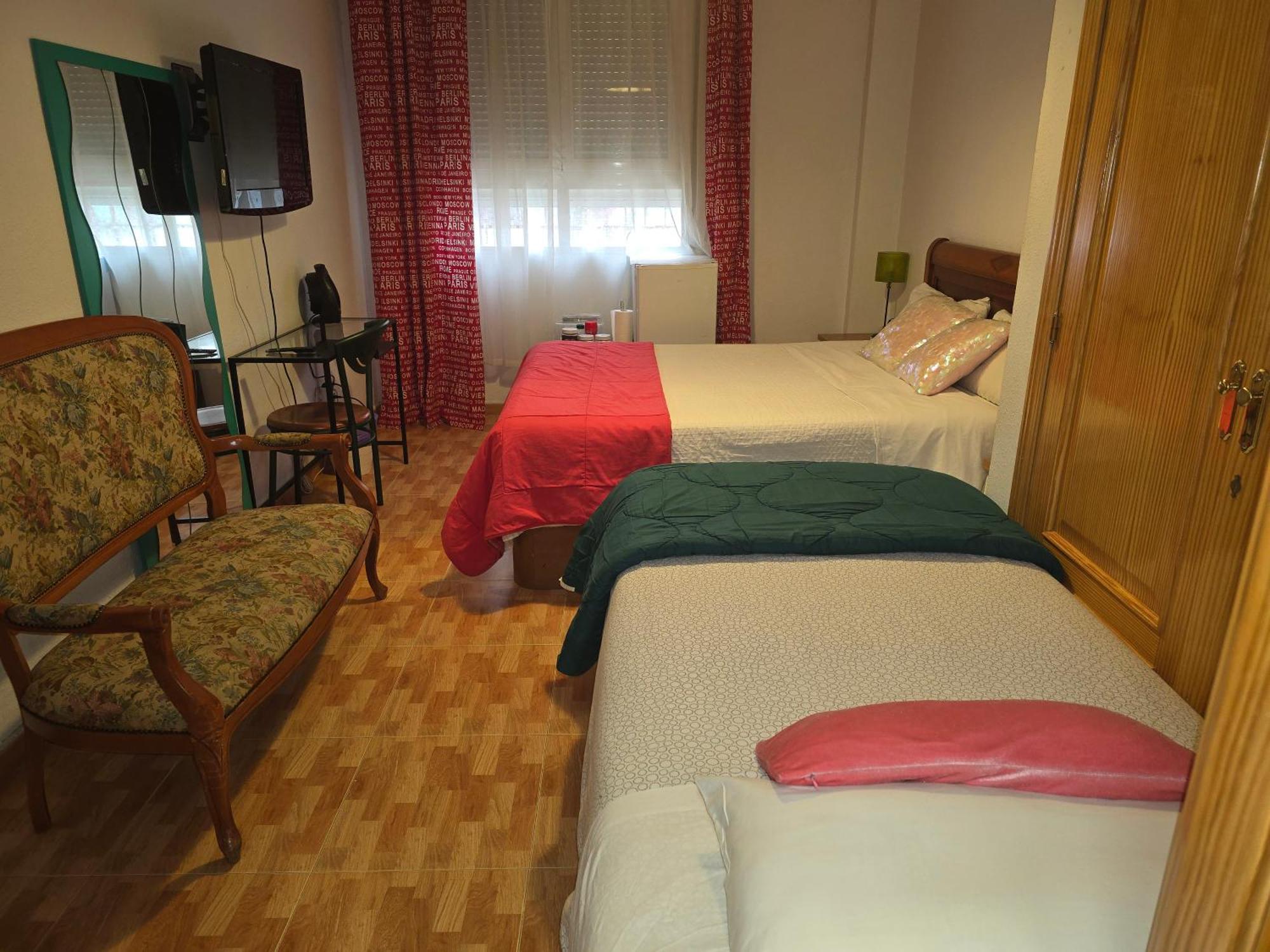 Acogedoras Habitaciones En Madrid Esterno foto